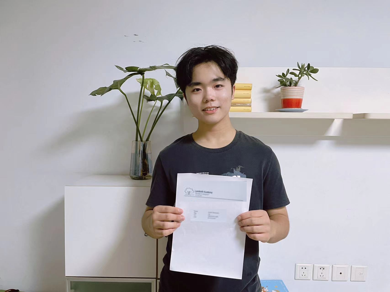 Zijiao achieved eleven grade 9s in his GCSEs at The Elms Academy, Clapham